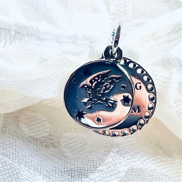 🦅 NWOT Ravenclaw Charm – Harry Potter ✨ - Picture 9 of 12